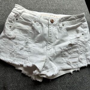 Short American eagle color white size 6 super stretch